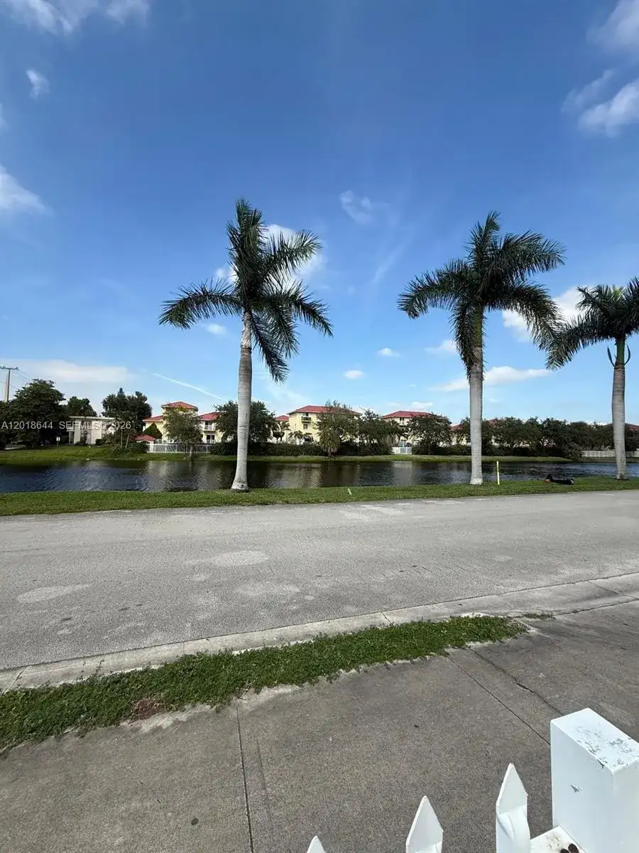 2025 NE 164th St # 818, North Miami Beach FL 33162 photo 2