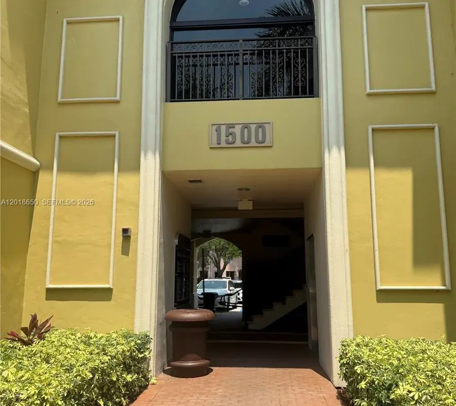 1528 Weston Rd, Weston FL 33326