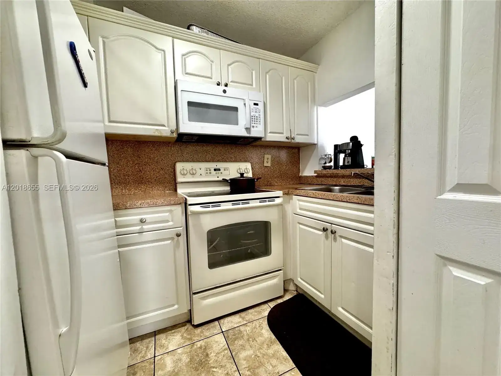 8145 NW 7th St # 404, Miami FL 33126 photo 3