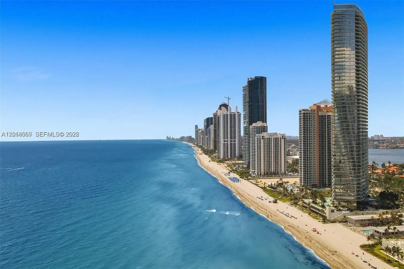 18975 Collins Ave # 2204, Sunny Isles Beach FL 33160 photo 2