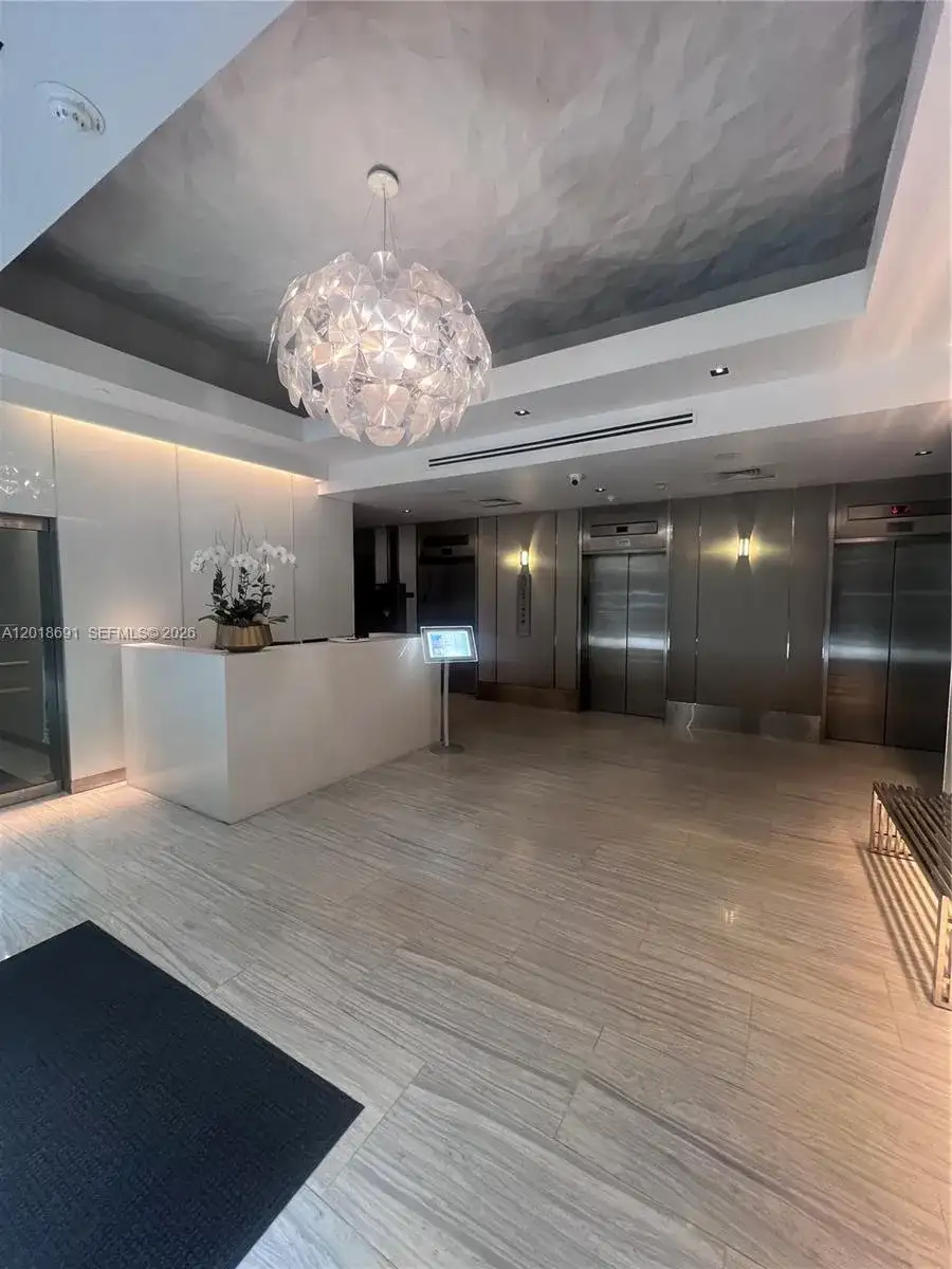 150 SE 2nd Ave # 208, Miami FL 33131 photo 3