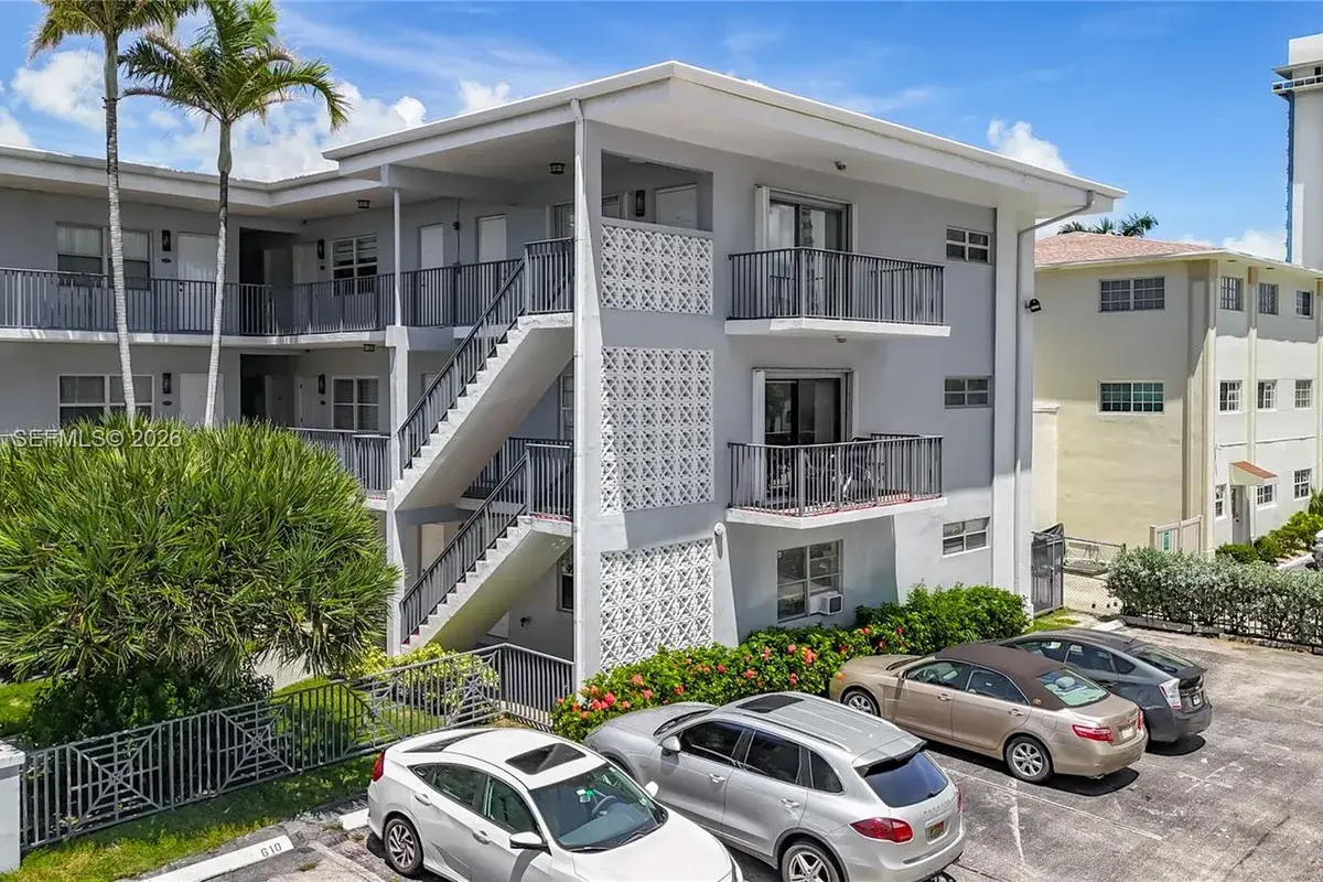 2600 S Ocean Dr # S102, Hollywood FL 33019
