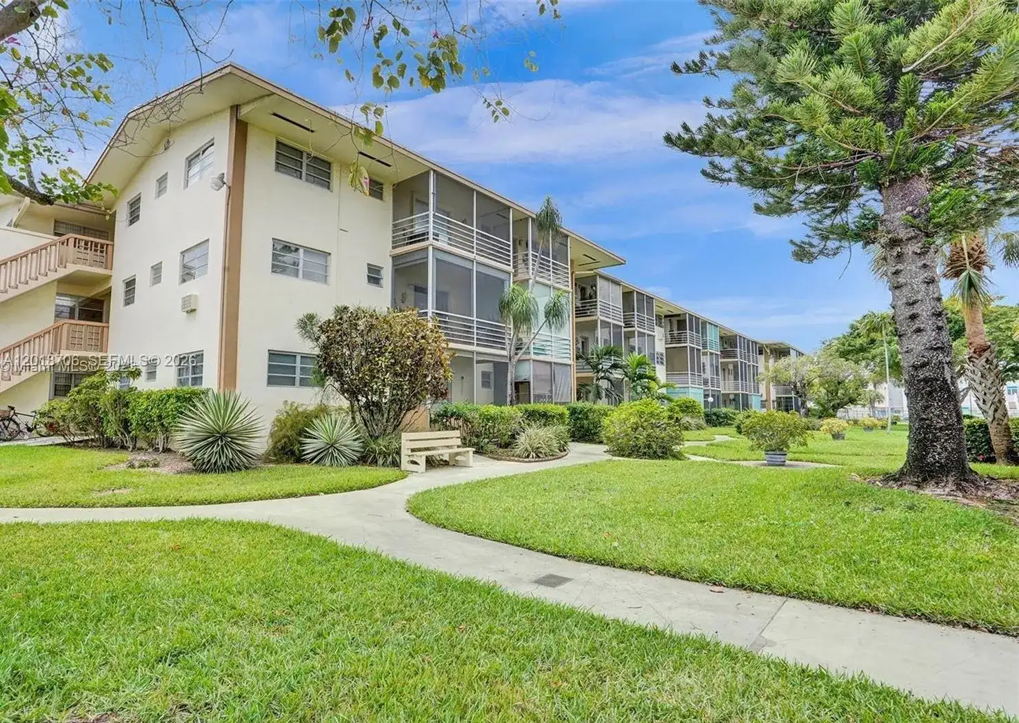 17090 NE 14th Ave # 312, North Miami Beach FL 33162 photo 3