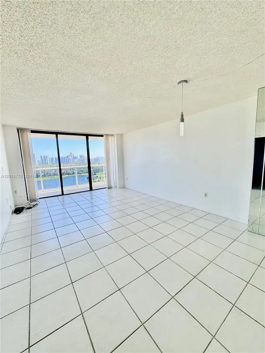 3675 N Country Club Dr # 2005, Aventura FL 33180 photo 3