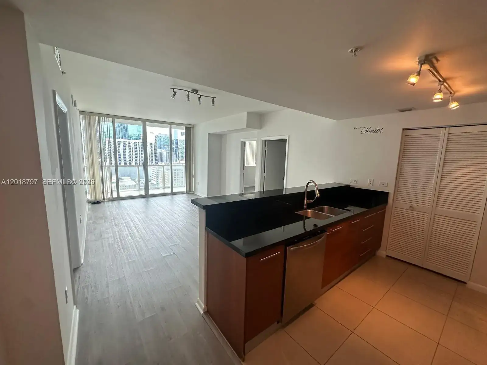 244 Biscayne Blvd # 1910, Miami FL 33132 photo 2