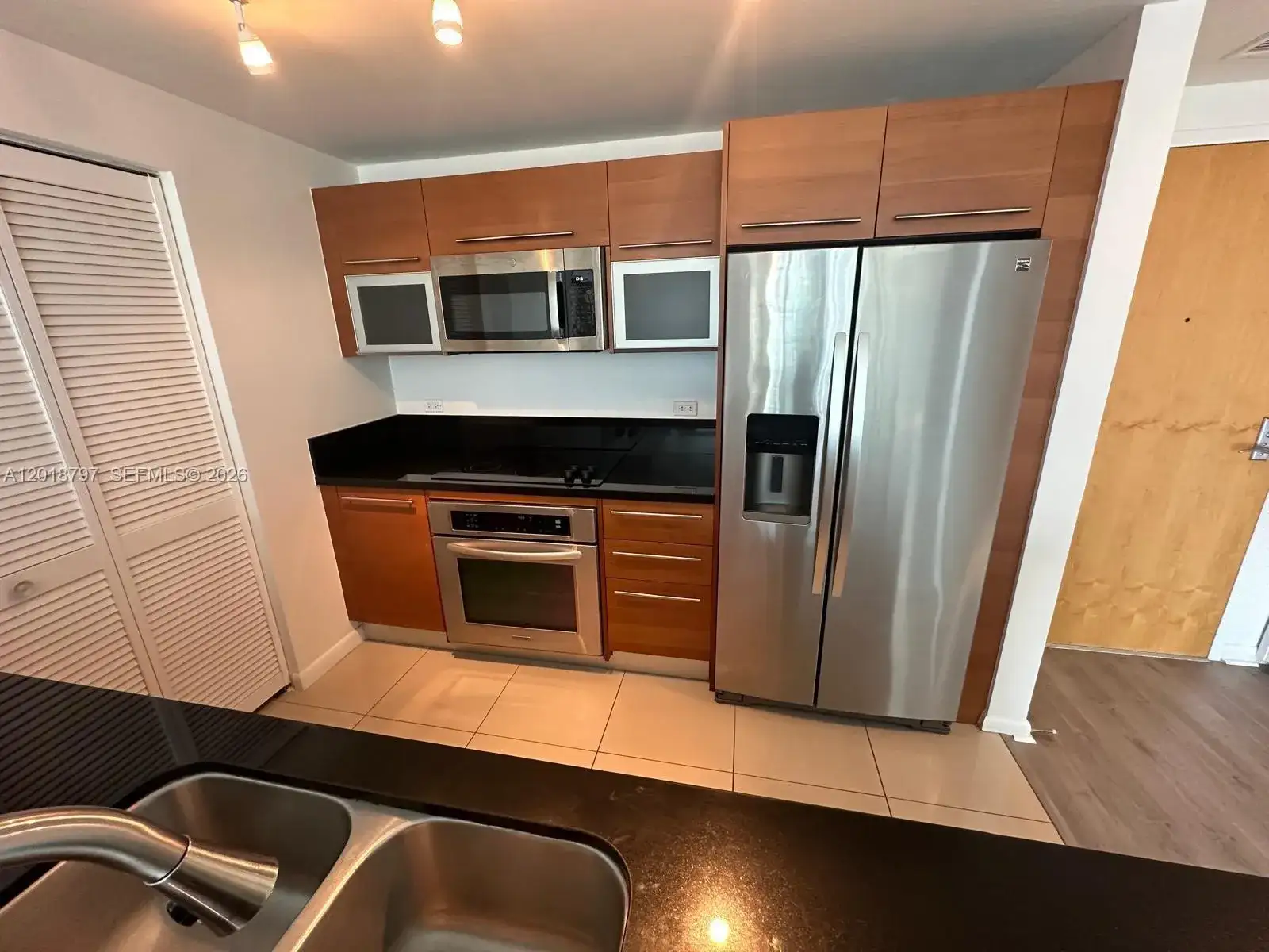 244 Biscayne Blvd # 1910, Miami FL 33132 photo 4