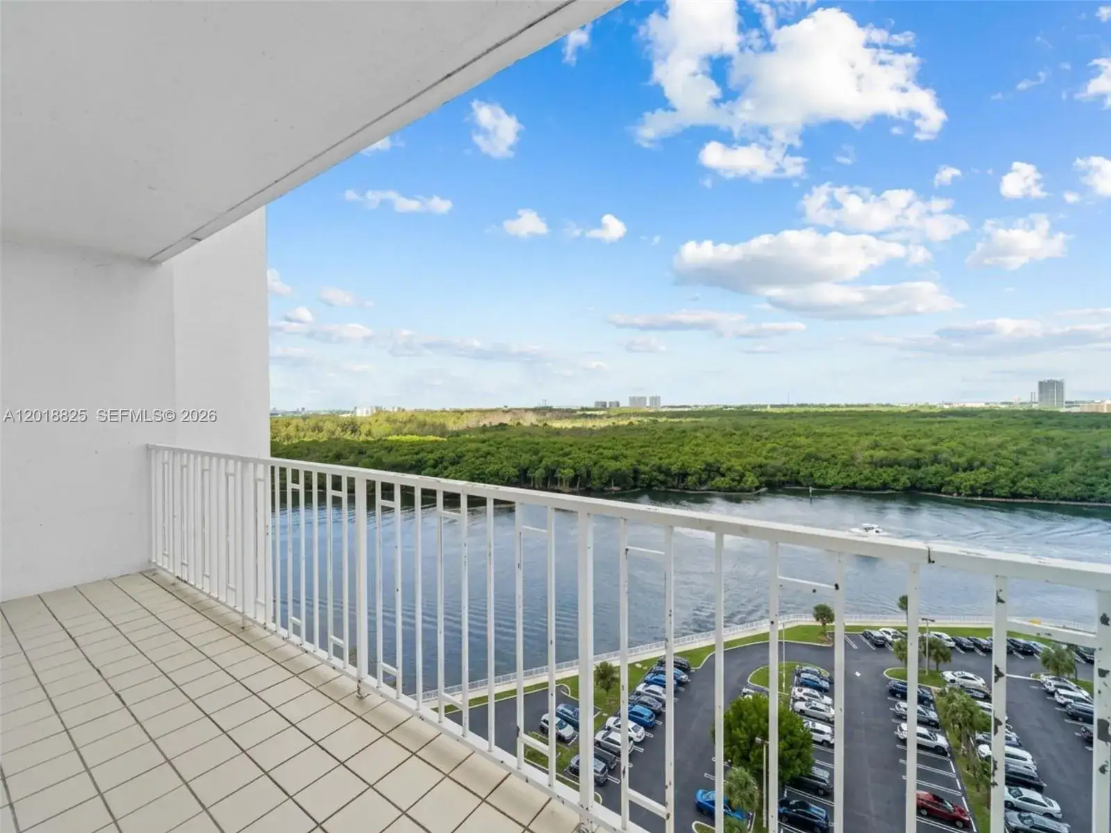 500 Bayview Dr # 1421, Sunny Isles Beach FL 33160