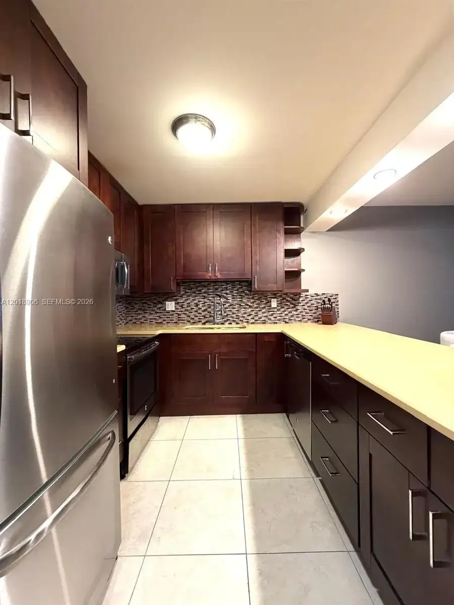 600 Three Islands Blvd, Hallandale Beach FL 33009 photo 3