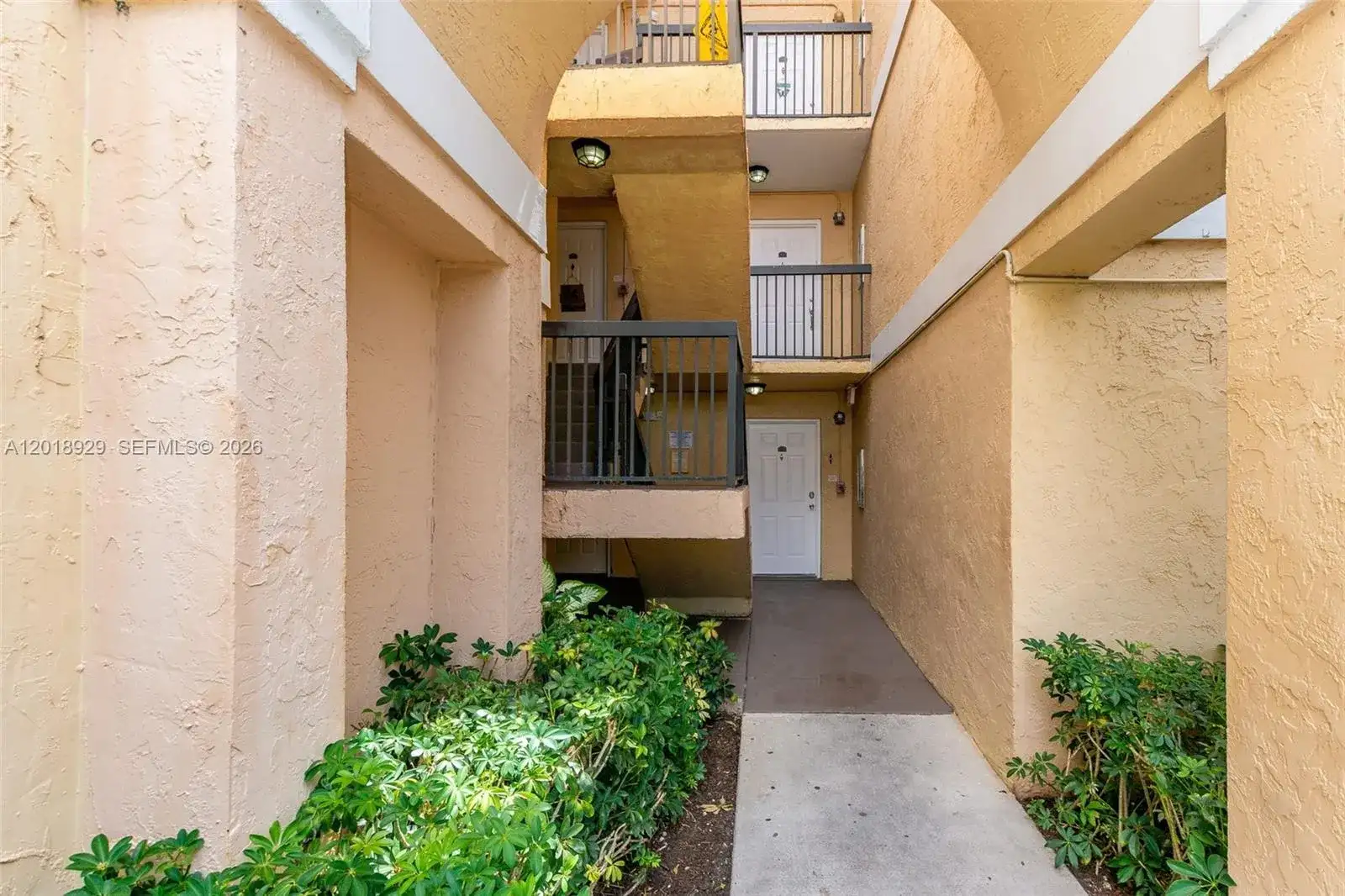 5721 Riverside Dr, Coral Springs FL 33067 photo 3