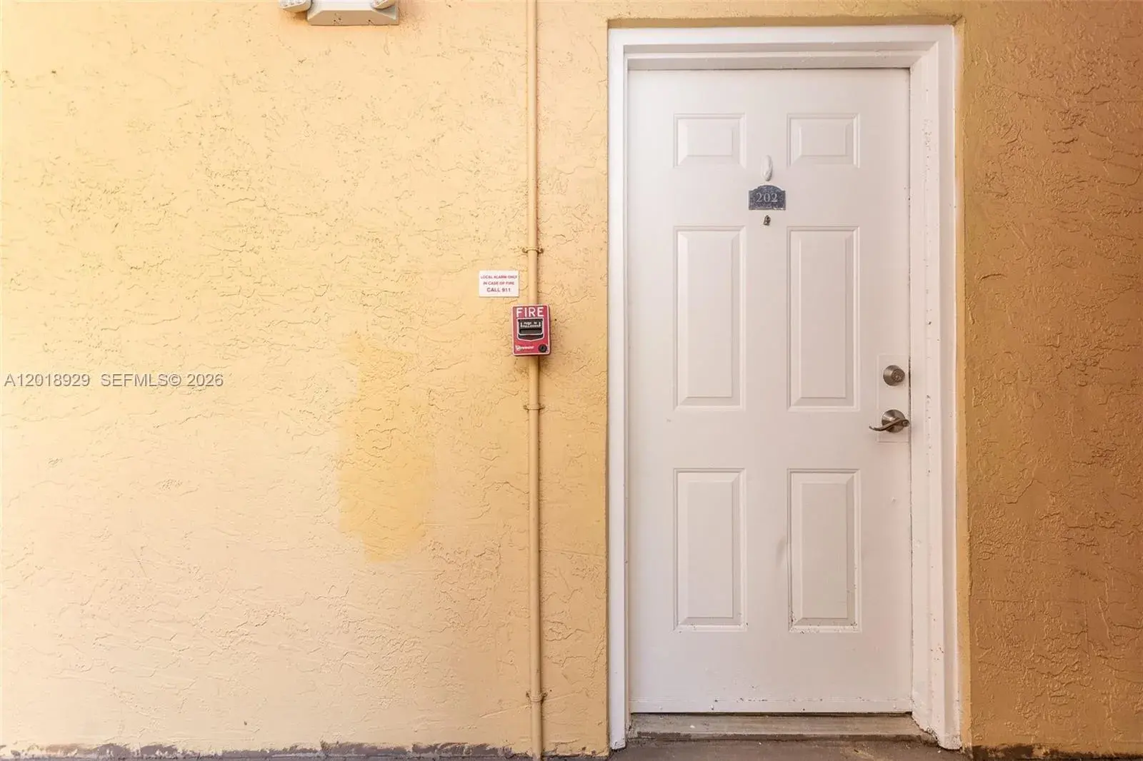 5721 Riverside Dr, Coral Springs FL 33067