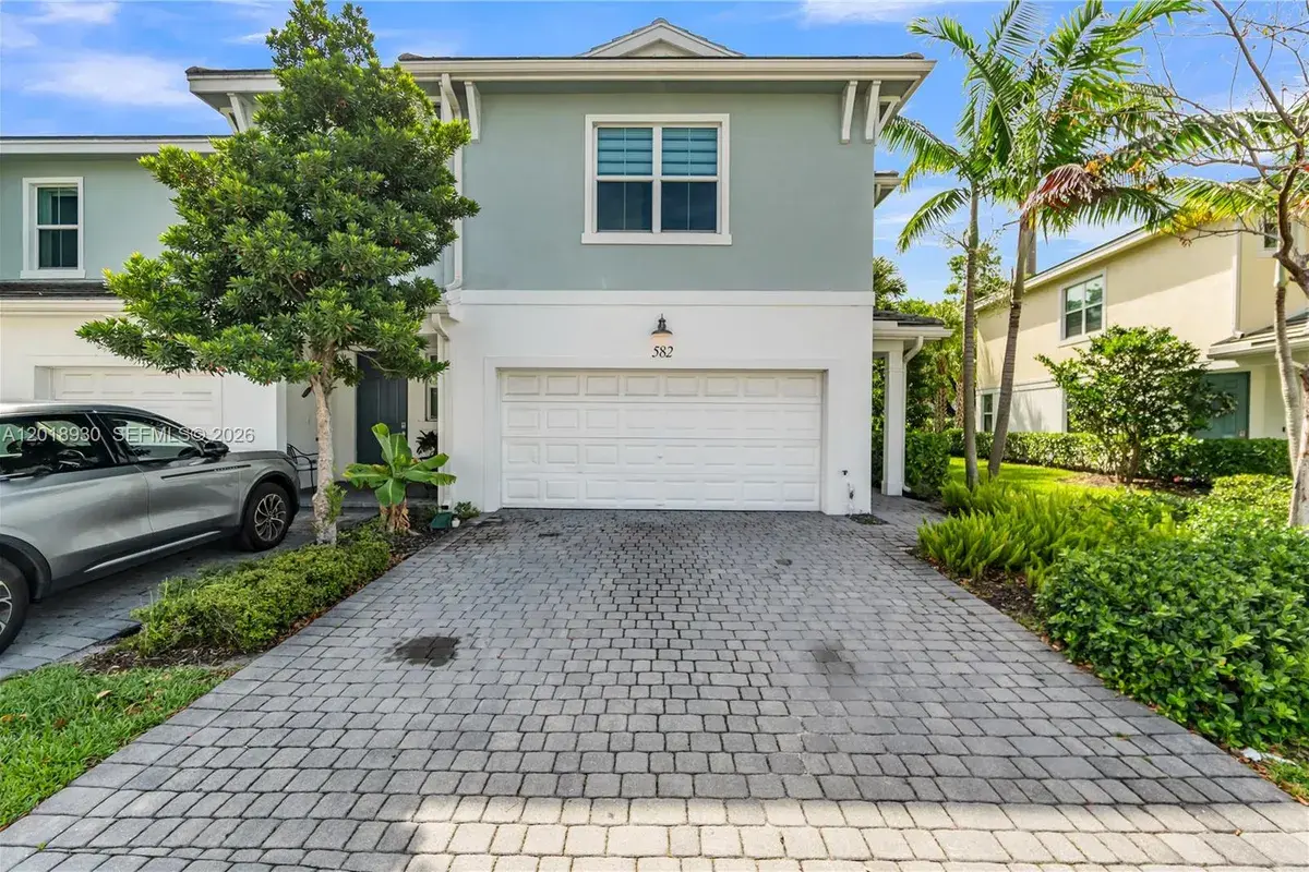 582 Parsons Way, Deerfield Beach FL 33442