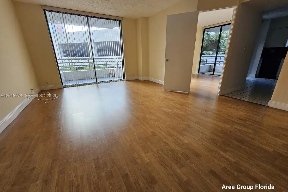 3300 NE 191st St # 318, Aventura FL 33180