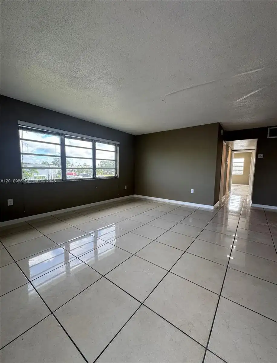 65 NE 202nd Ter # Q33, Miami Gardens FL 33179 photo 2