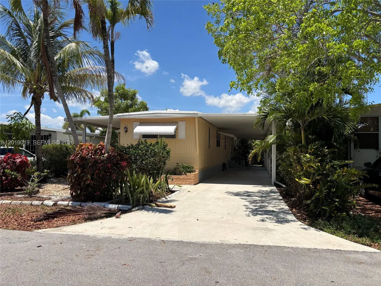 2939 W Marina Dr, Fort Lauderdale FL 33312