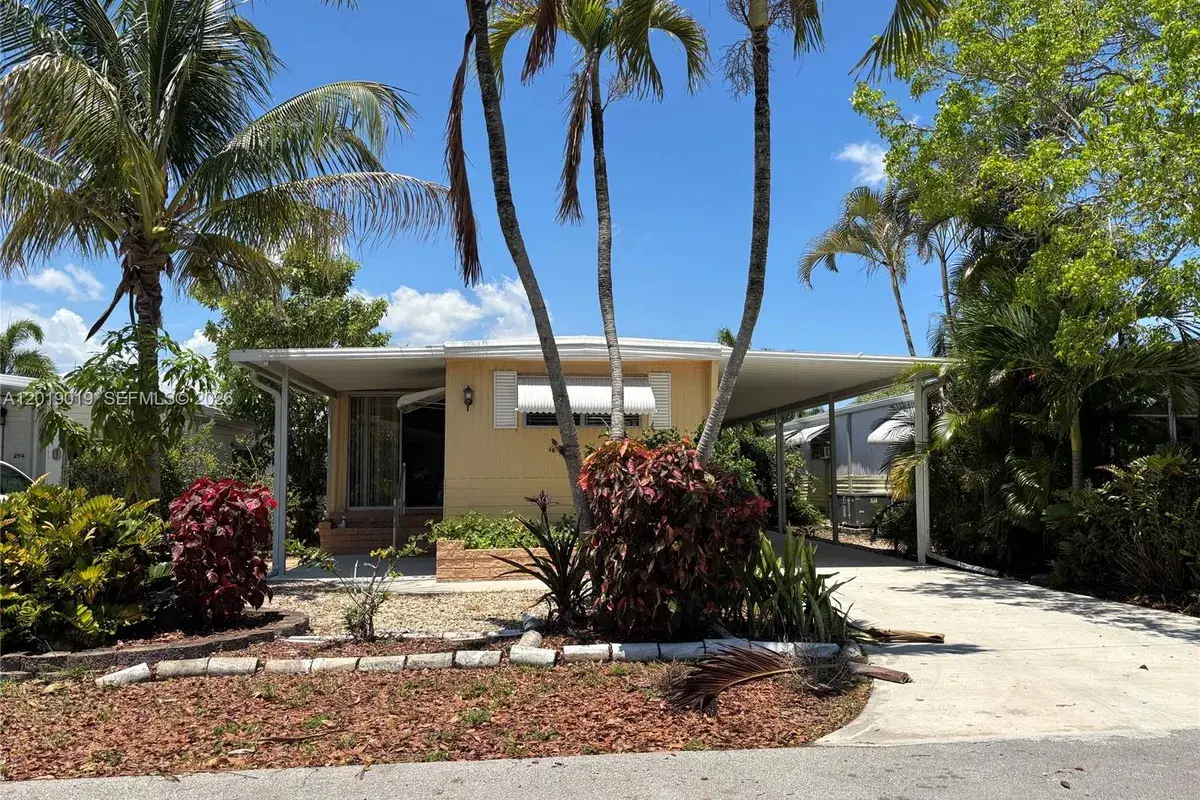 2939 W Marina Dr, Fort Lauderdale FL 33312
