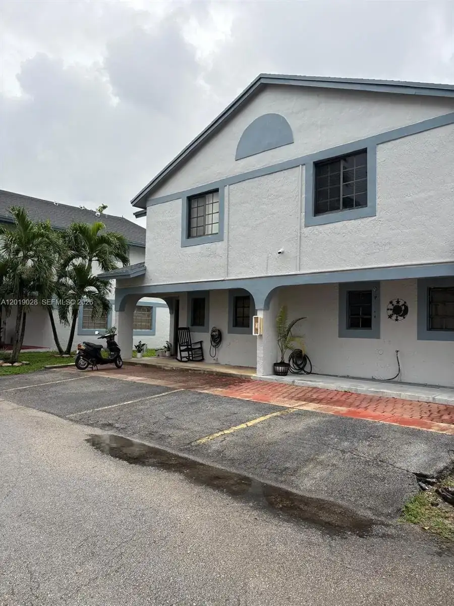 1405 SW 122nd Ave # 13, Miami FL 33184 photo 3