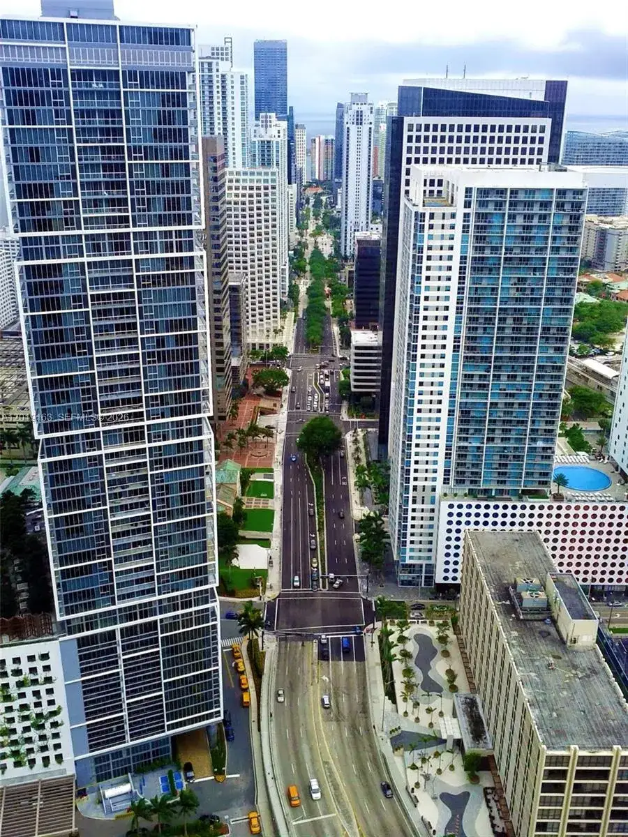 2 bedroom 2 bath Residential for sale at 200 Biscayne Boulevard Way # 4904, Miami FL 33131