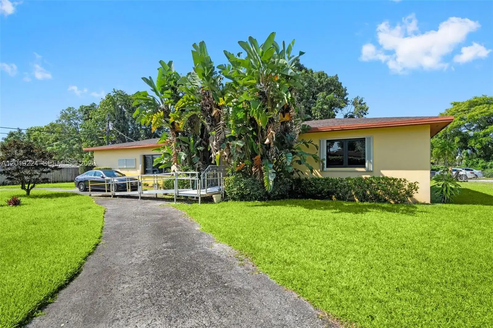 511 Dunad Ave, Opa-Locka FL 33054 photo 3