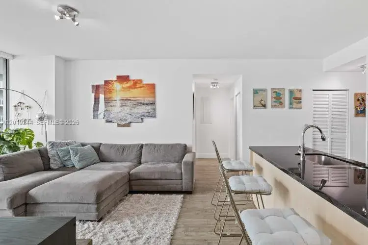 79 SW 12th St, Miami FL 33130