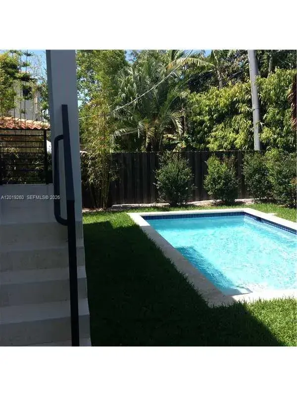 472 FERNWOOD DR # 472, Key Biscayne FL 33149