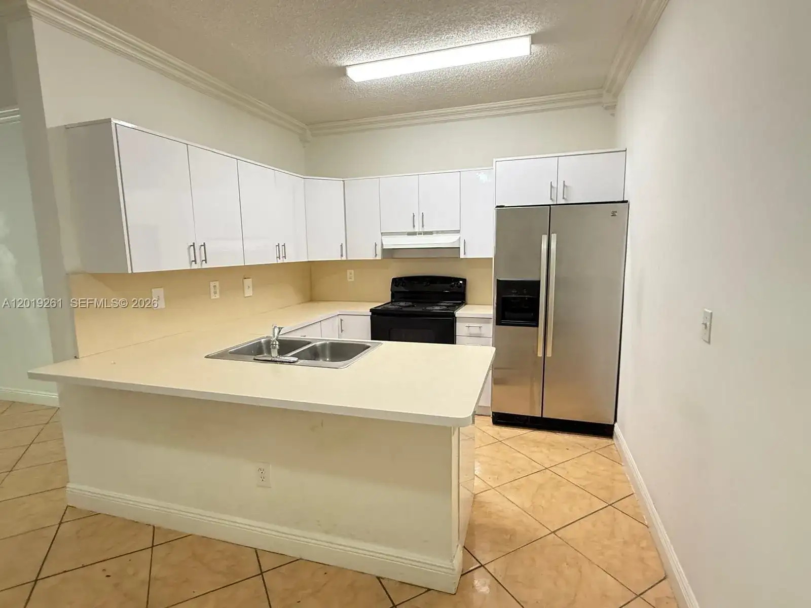 18328 NW 68th Ave, Hialeah FL 33015 photo 2