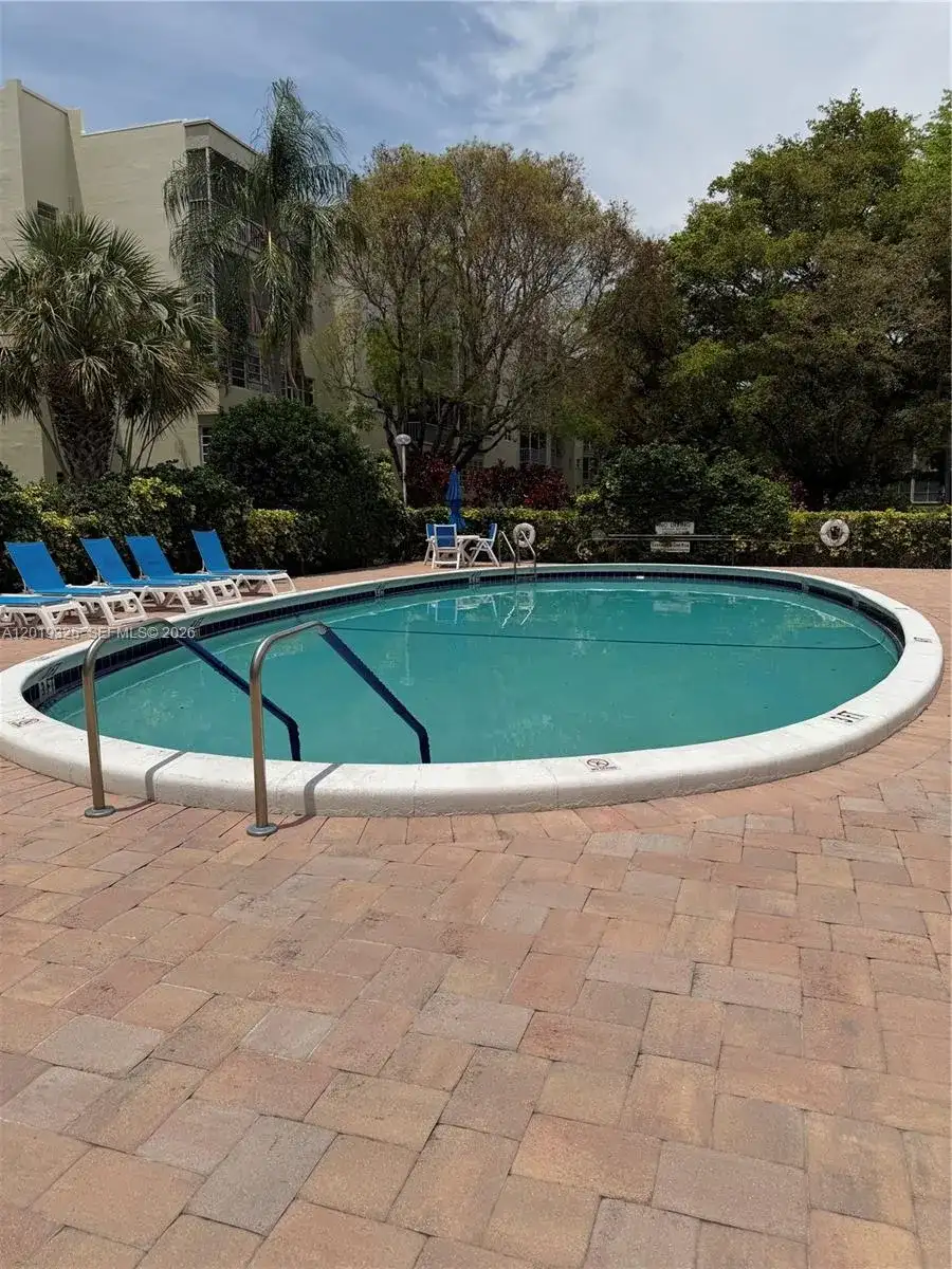 6701 Cypress Rd # 109, Plantation FL 33317 photo 2