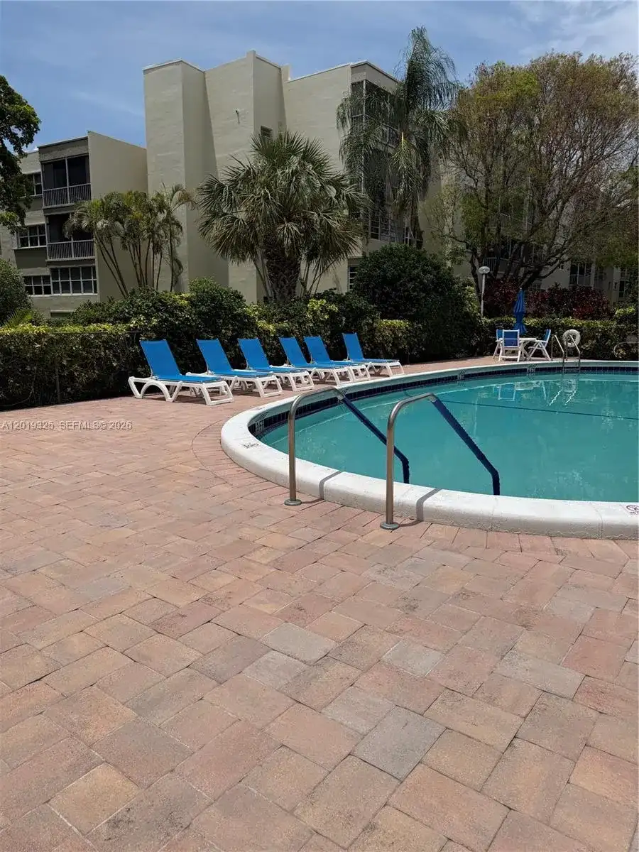 6701 Cypress Rd # 109, Plantation FL 33317 photo 3