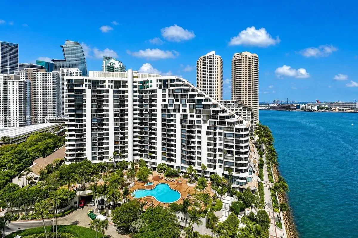 520 Brickell Key Dr # A1113, Miami FL 33131