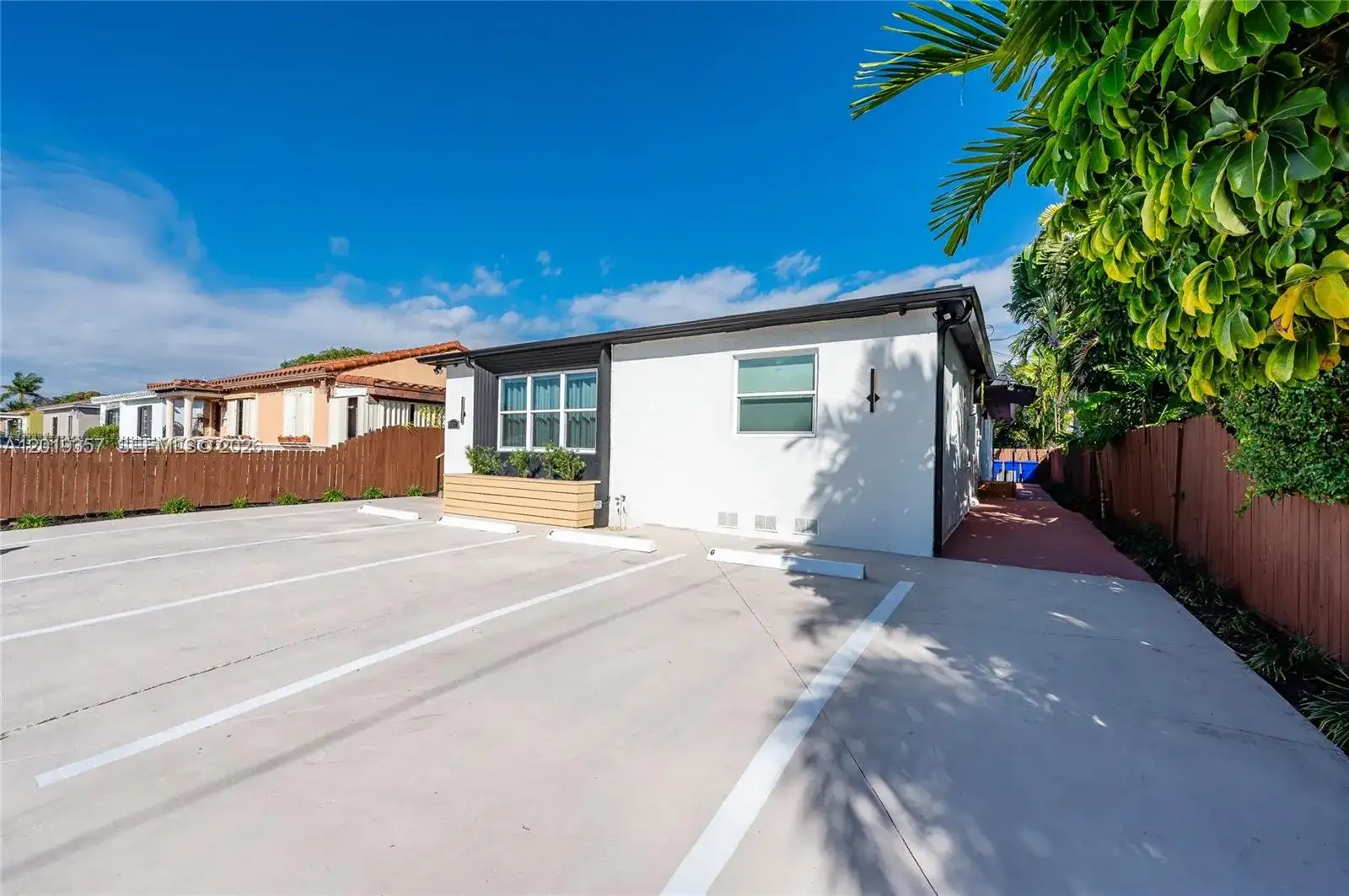 3321 NW 19th Ter, Miami FL 33125 photo 3