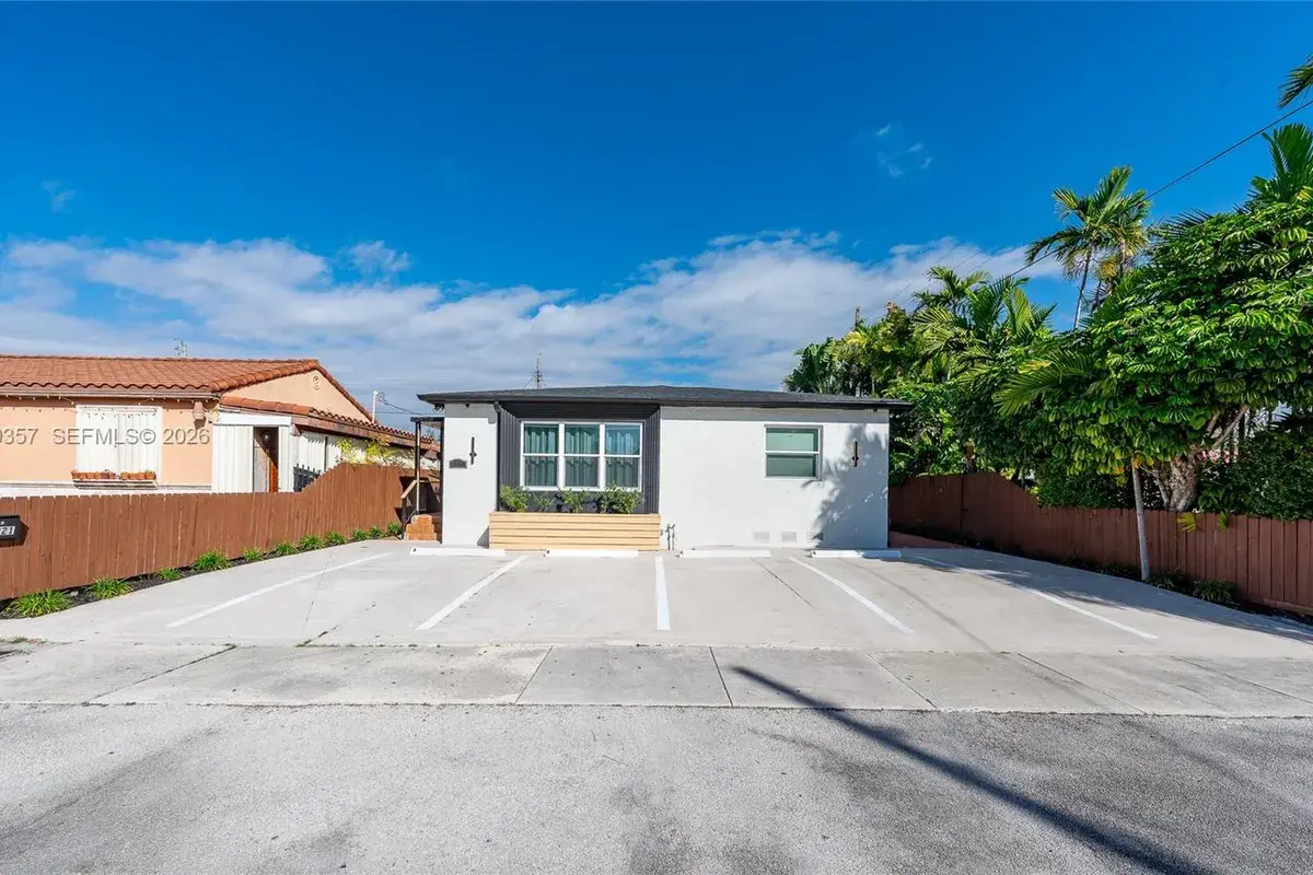 3321 NW 19th Ter, Miami FL 33125