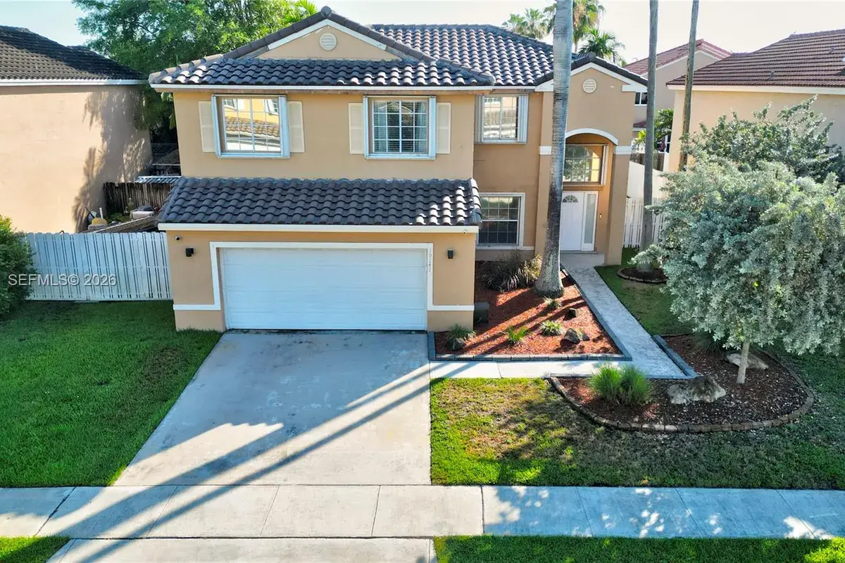 19141 NW 12th St, Pembroke Pines FL 33029