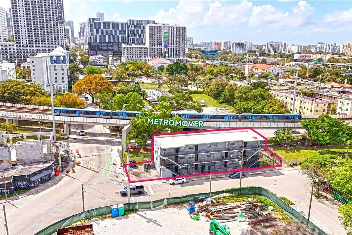 220 NW 11th Ter, Miami FL 33136