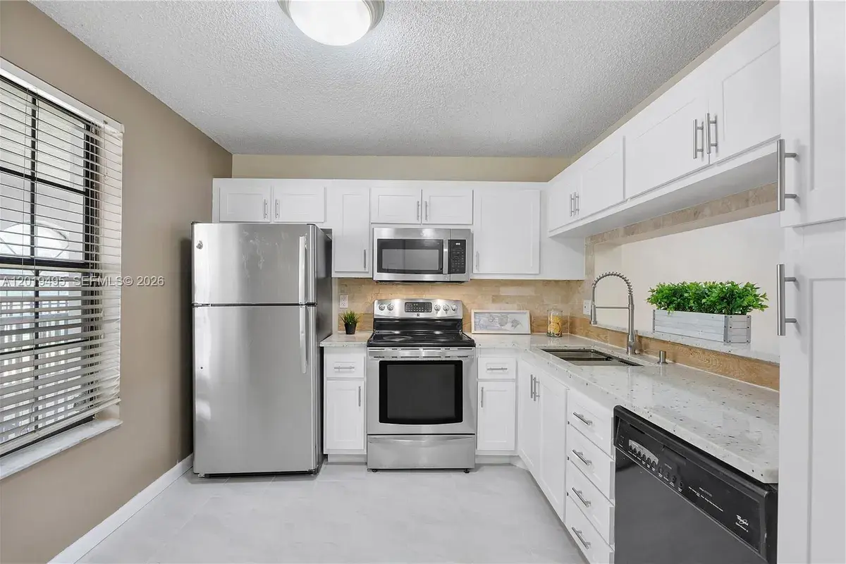 2382 NW 89th Dr # 2382, Coral Springs FL 33065