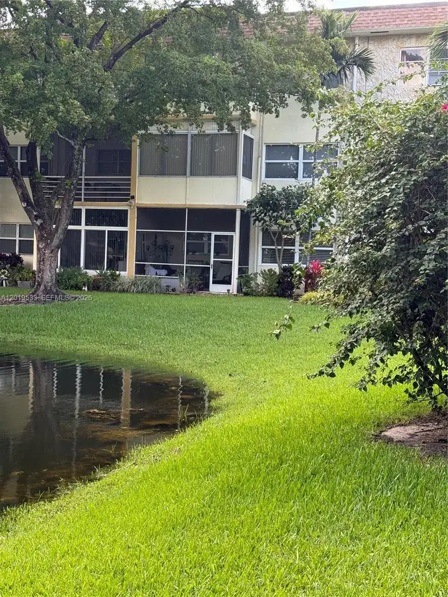 5131 W Oakland Park Blvd # 106, Lauderdale Lakes FL 33313 photo 2