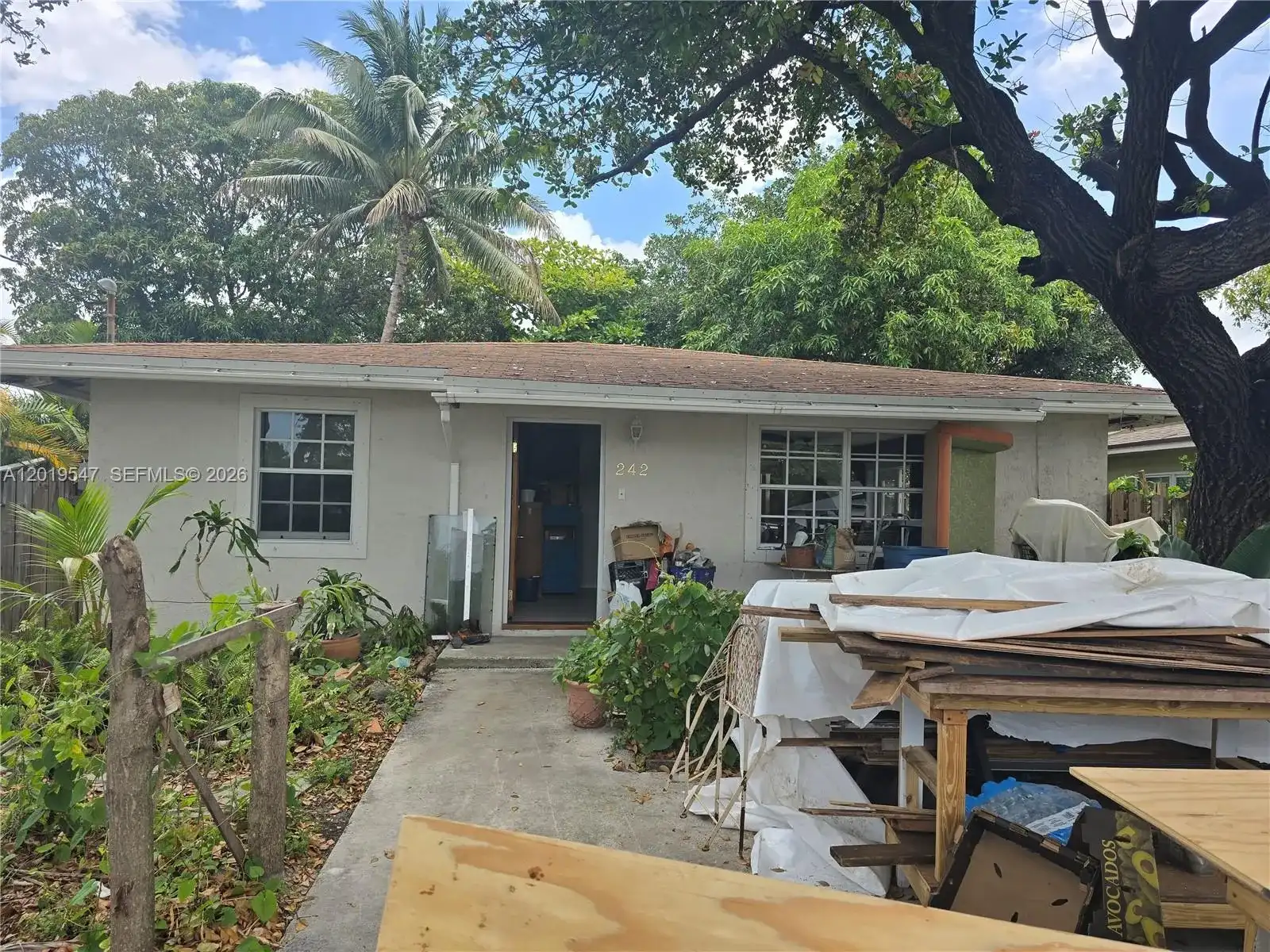 242 NW 7th Ave, Dania Beach FL 33004