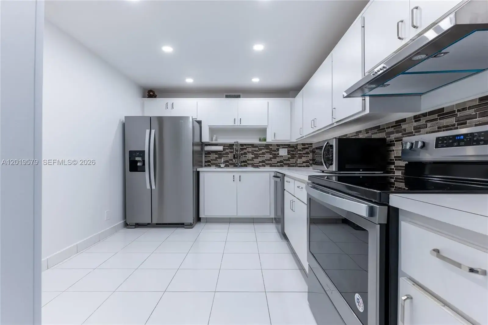 500 Three Islands Blvd # 1110, Hallandale Beach FL 33009 photo 2