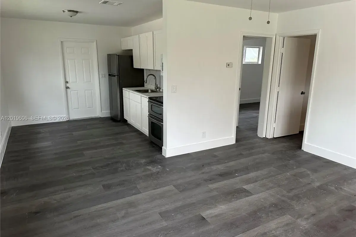 117 SE 2nd Ave # 1, Hallandale Beach FL 33009