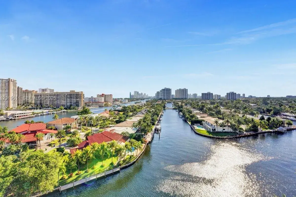 137 Golden Isles Dr # 1006, Hallandale Beach FL 33009