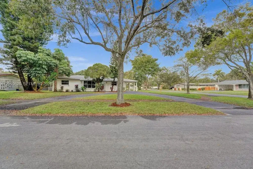 101 SW 53rd Ave, Plantation FL 33317 photo 3