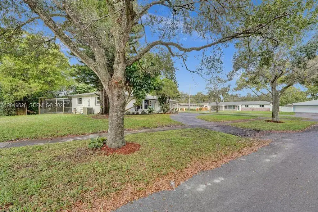 101 SW 53rd Ave, Plantation FL 33317 photo 4