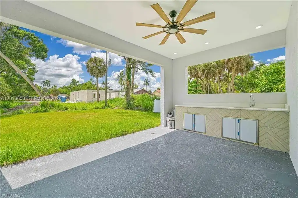 2223 Carver Ave, Other City - In The State Of Florida FL 33916 photo 3