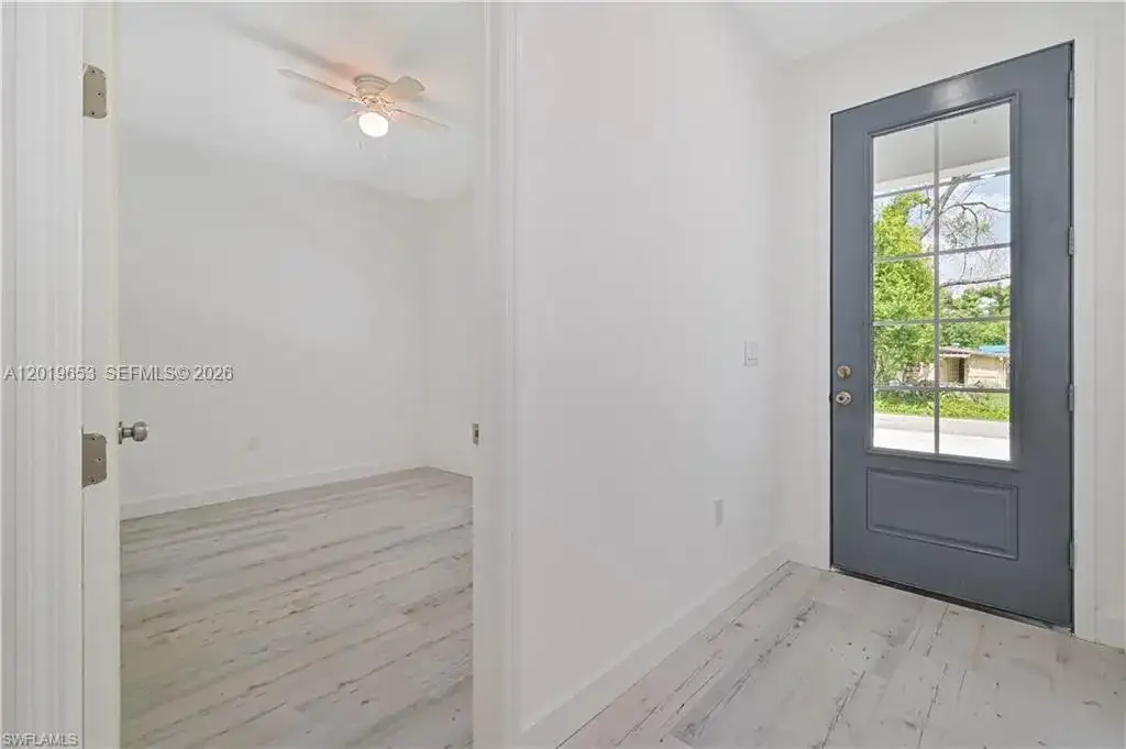 2223 Carver Ave, Other City - In The State Of Florida FL 33916 photo 4