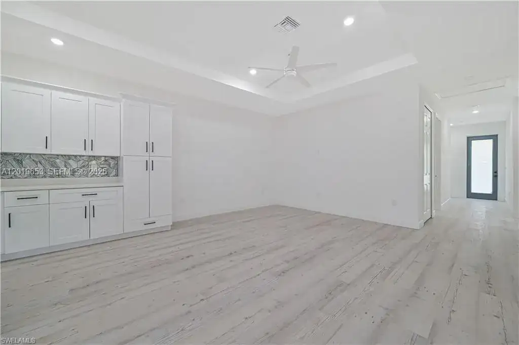 2223 Carver Ave, Other City - In The State Of Florida FL 33916 photo 5
