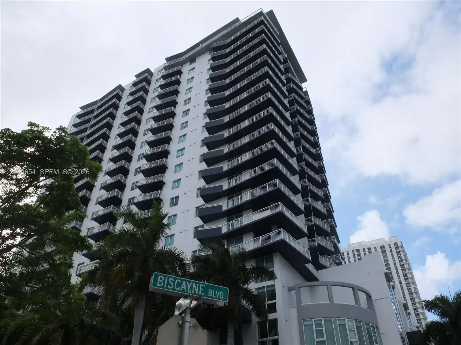 275 NE 18th St # 1101, Miami FL 33132 photo 2