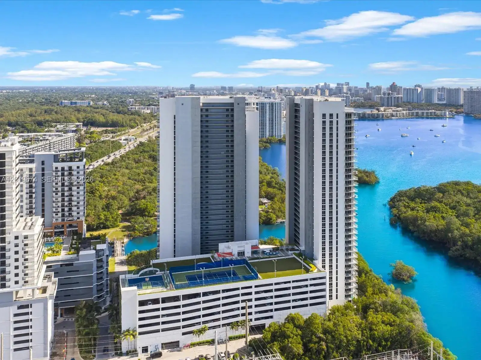 16385 Biscayne Blvd # 3103, North Miami Beach FL 33160 photo 2