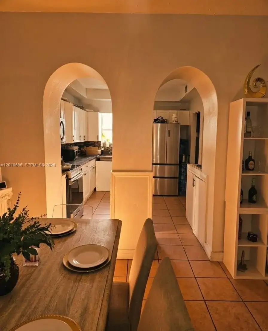 571 NE 172nd St, North Miami Beach FL 33162 photo 4