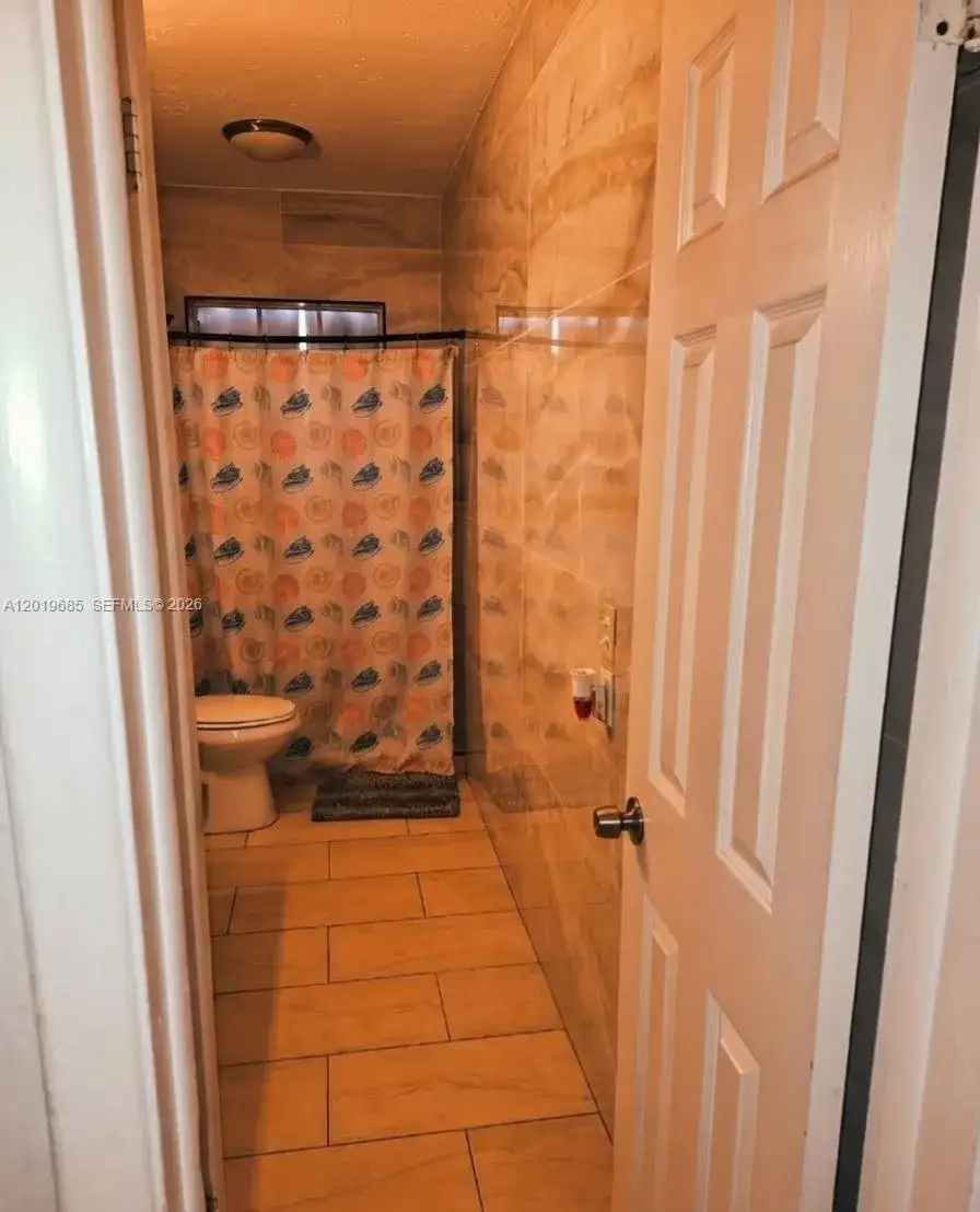 571 NE 172nd St, North Miami Beach FL 33162 photo 5