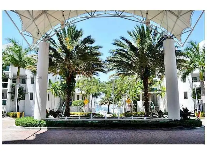 7900 Harbor Island Dr # 1010, North Bay Village FL 33141 photo 2