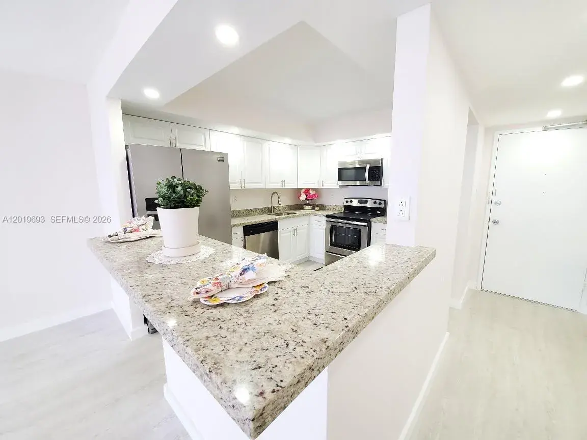 18011 Biscayne Blvd # 503, Aventura FL 33160