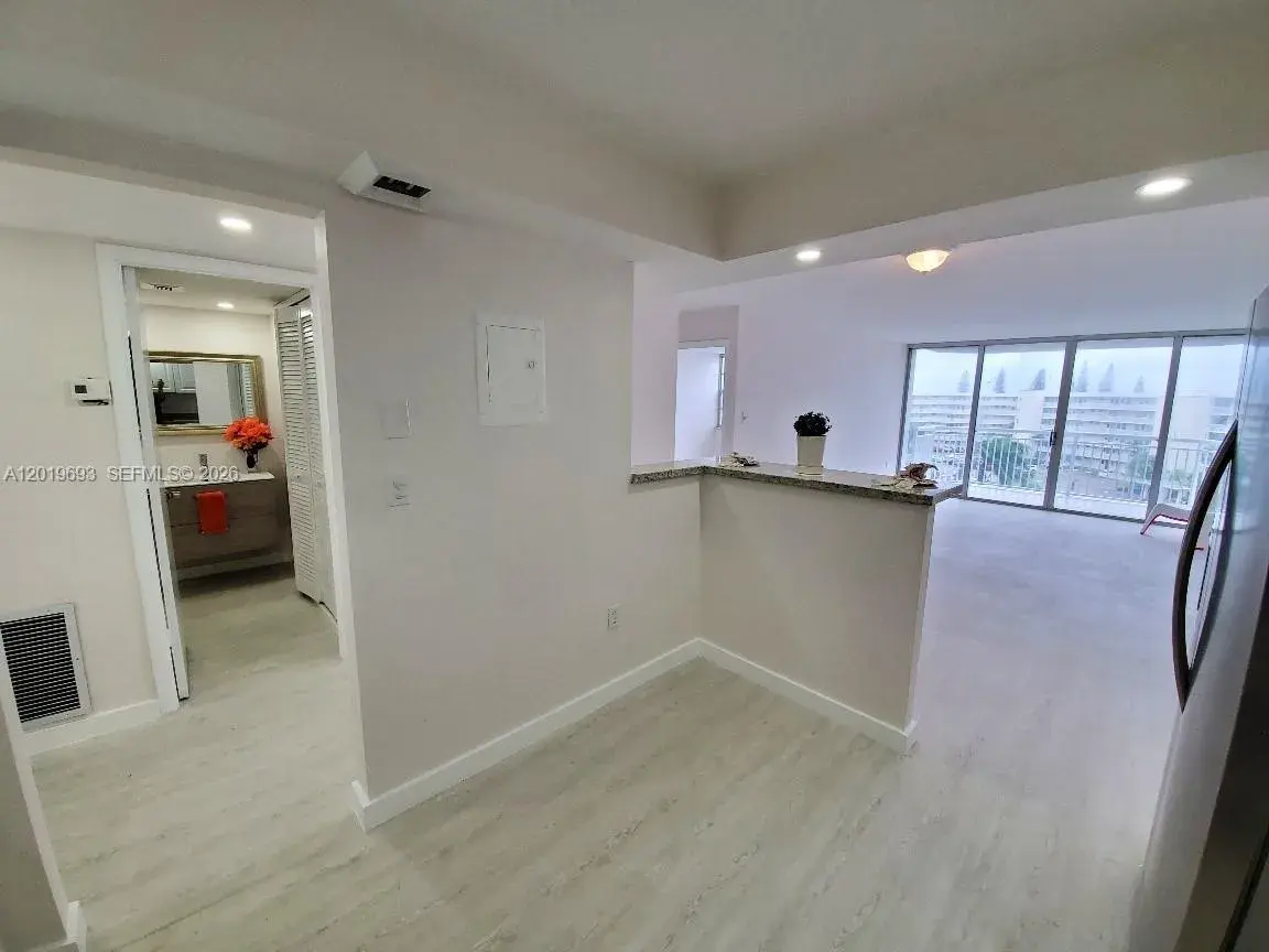 18011 Biscayne Blvd # 503, Aventura FL 33160